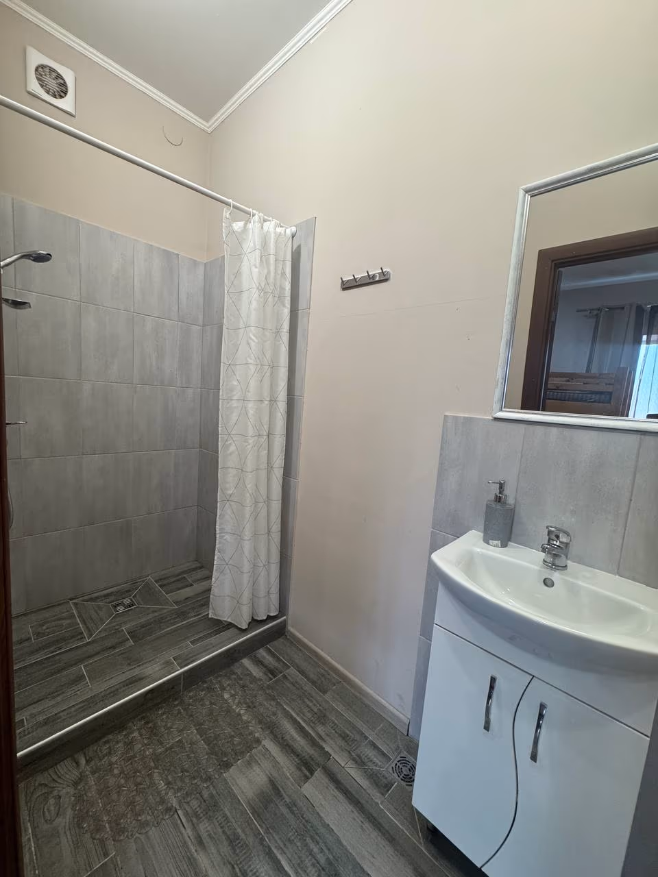 Проживання та територія табору